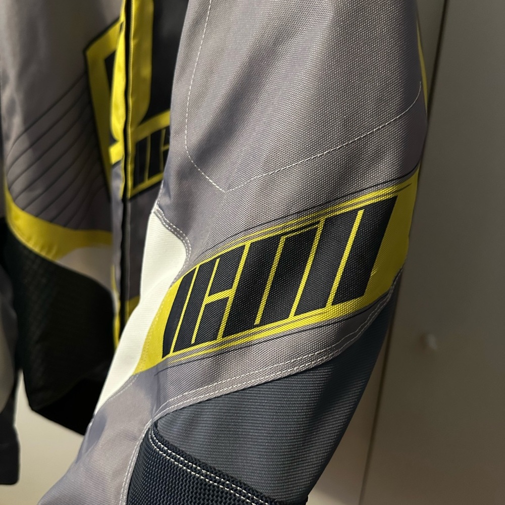 ICON Overlord Textile Riding Moto Jacket - Picture 2 of 7